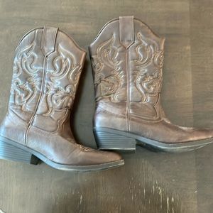 Used Mission supply brown cowgirl boots